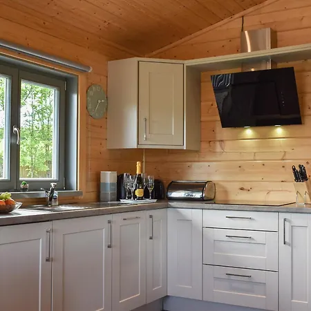 Pine - Uk30007 Holiday home